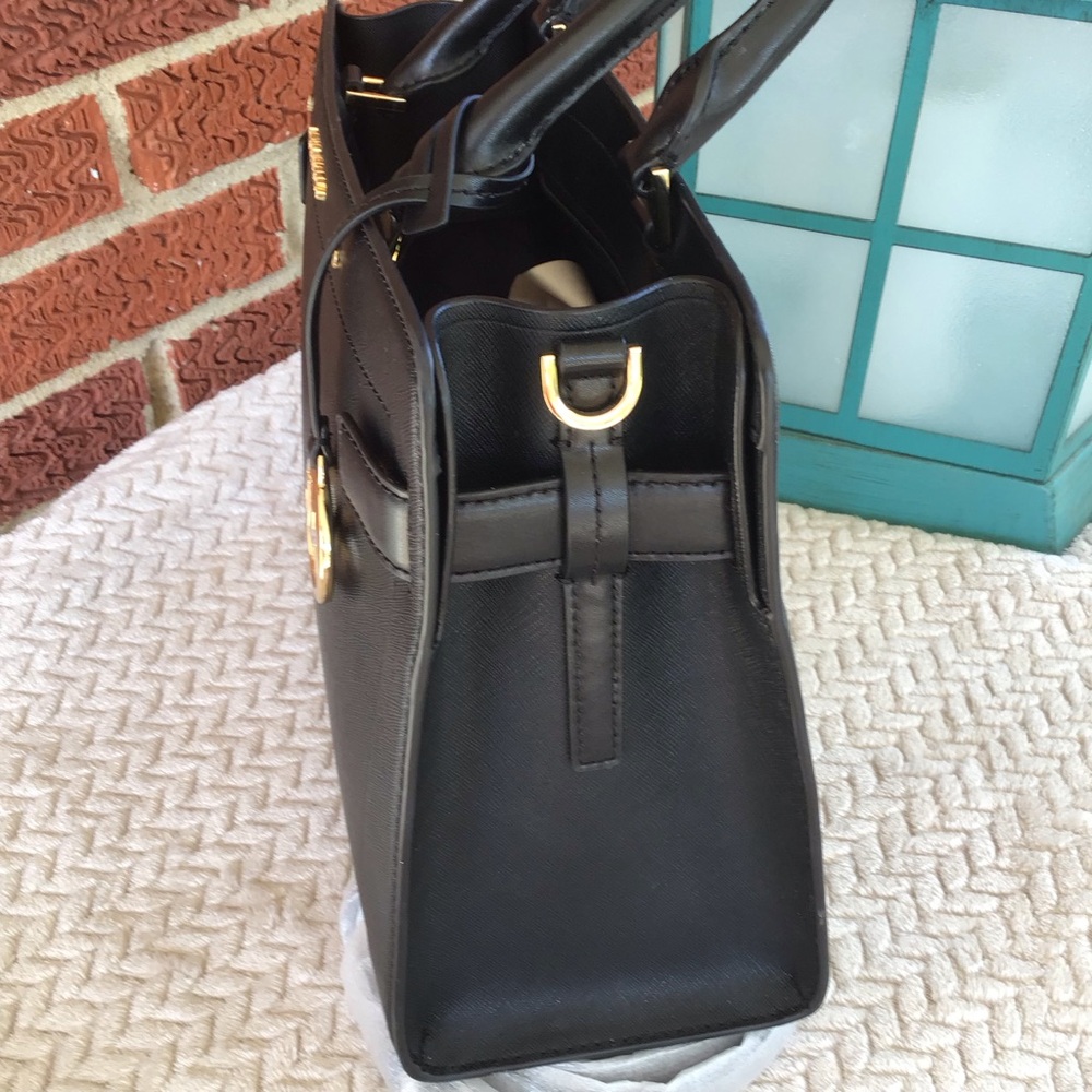 Michael kors leather satchel - Picture 7 of 15